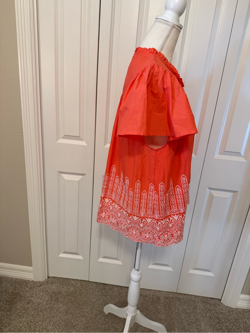 Gaudie Ruffle Tie Front Embroidery Scalloped Short Sleeve Top Size Large EUC - Picture 9 of 16